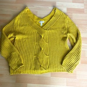 Boutique knit mustard yellow sweater.